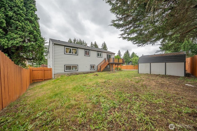 33137 35th Ave SW, Federal Way, WA 98023 - back of property featuring stairway and a wooden deck