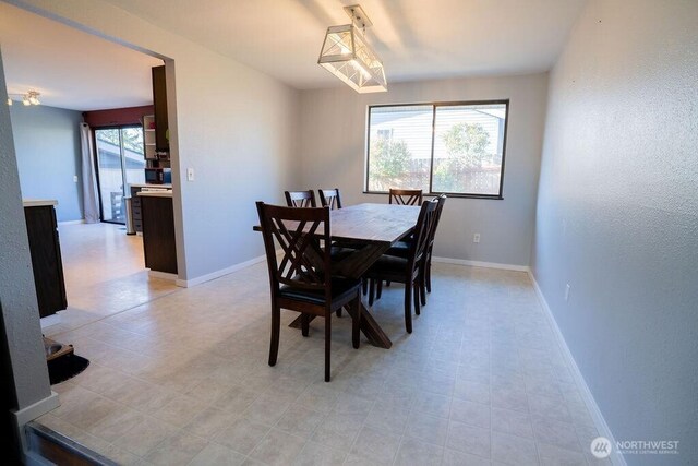306 Belmont Ave, Moses Lake, WA 98837 - dining space with baseboards