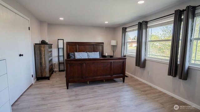 306 Belmont Ave, Moses Lake, WA 98837 - bedroom featuring light wood-style floors, recessed lighting, and baseboards