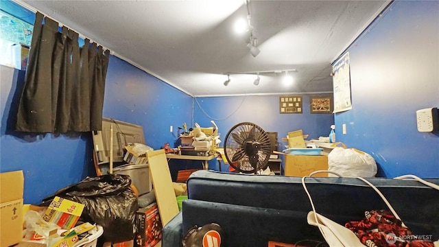 5008 N Visscher St, Tacoma, WA 98407 - living area with rail lighting