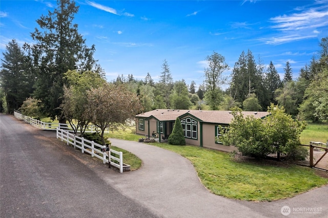 119 Oyler Way, Ethel, WA 98542 - view of front facade featuring driveway