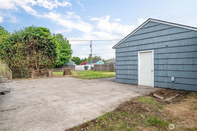 2938 Field St, Longview, WA 98632 - view of garage