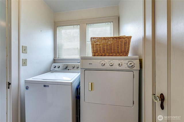 1324 E 2nd St, Port Angeles, WA 98362 - laundry area featuring washer and clothes dryer