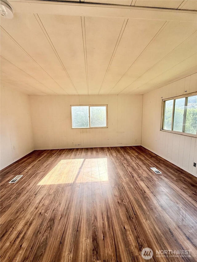 1485B Old Hwy 97, Malott, WA 98840 - unfurnished room with wood finished floors and healthy amount of natural light