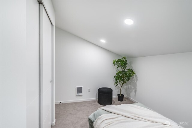 3718 W Arsenal Way, Bremerton, WA 98312 - bedroom featuring carpet floors, recessed lighting, baseboards, heating unit, and a closet