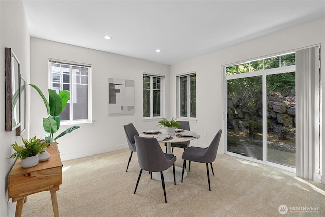 5529 Lakemont Blvd SE Unit 901, Bellevue, WA 98006 - dining room featuring carpet floors, baseboards, and recessed lighting