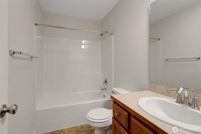 1210 24th St SE, Auburn, WA 98002 - full bath featuring toilet, vanity, and washtub / shower combination