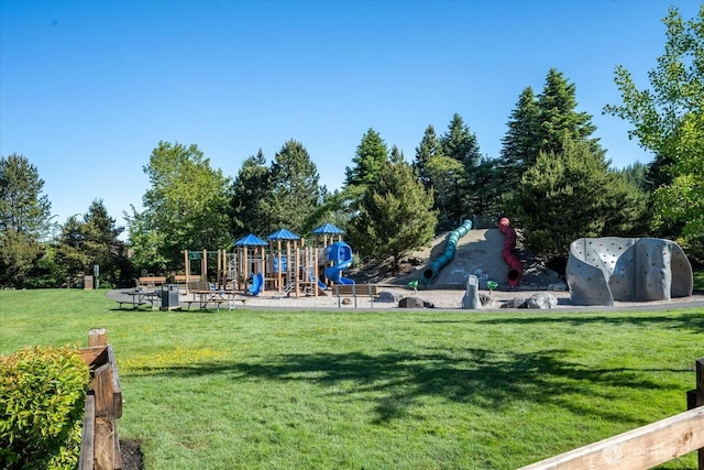 25356 SE 279th Pl, Maple Valley, WA 98038 - community playground with a lawn