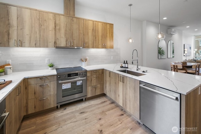 377 Valley St, Seattle, WA 98109 - photo 8