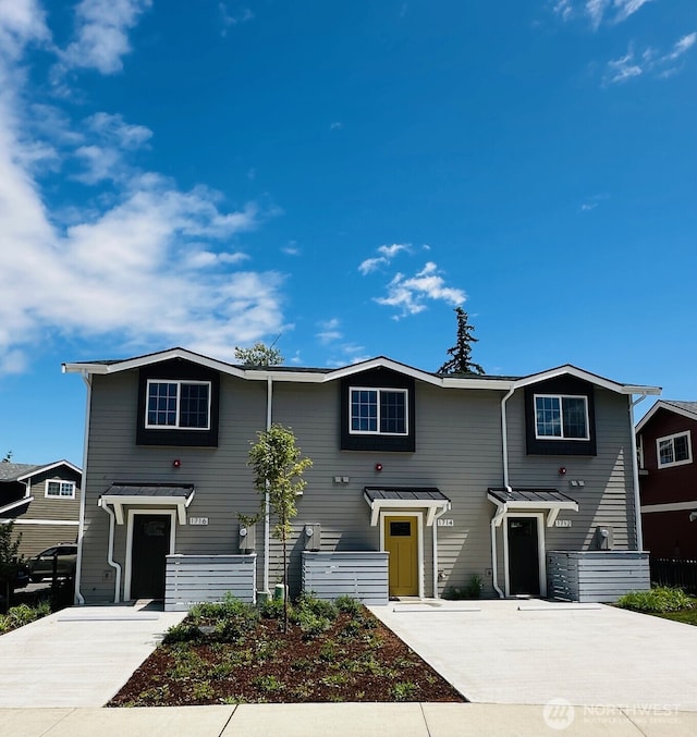 1712 Sunup Loop, Bellingham, WA 98226 - traditional home featuring driveway