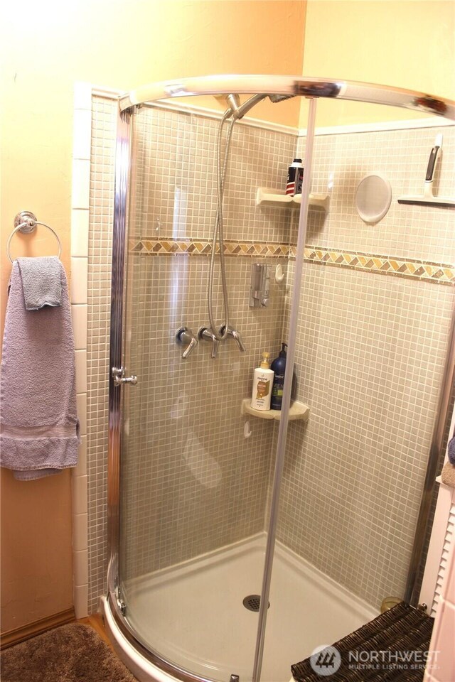17340 Sargent Rd SW Unit 54, Rochester, WA 98579 - bathroom with a stall shower