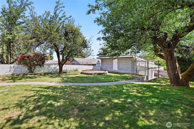 4325 E B St, Tacoma, WA 98404 - view of yard with a gate
