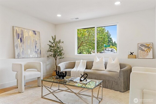 236 S 316th Pl, Federal Way, WA 98003 - living area with recessed lighting and baseboards