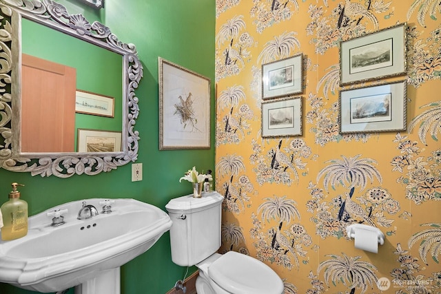 26742 94th Ave SW, Vashon, WA 98070 - bathroom featuring a sink, toilet, and baseboards