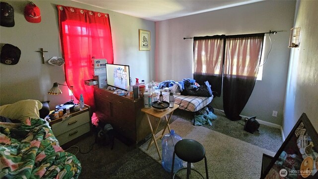 947 19th Ave, Longview, WA 98632 - bedroom featuring carpet floors