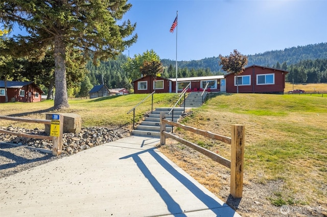 451 Aspen Springs Rd, Cle Elum, WA 98922 - single story home with stairway
