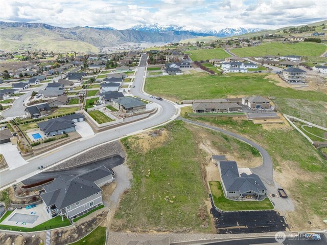 870 Autumn Crest Dr, Wenatchee, WA 98801