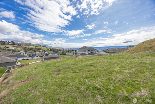870 Autumn Crest Dr, Wenatchee, WA 98801