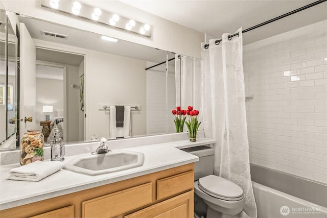615 75th St SE Unit C-44, Everett, WA 98203 - bathroom with vanity, shower / bath combo, and toilet