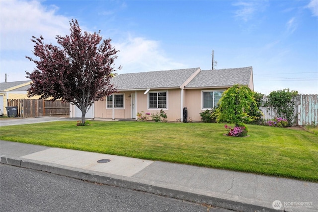 1223 Arnold Dr, Moses Lake, WA 98837 - ranch-style home featuring driveway and a shingled roof
