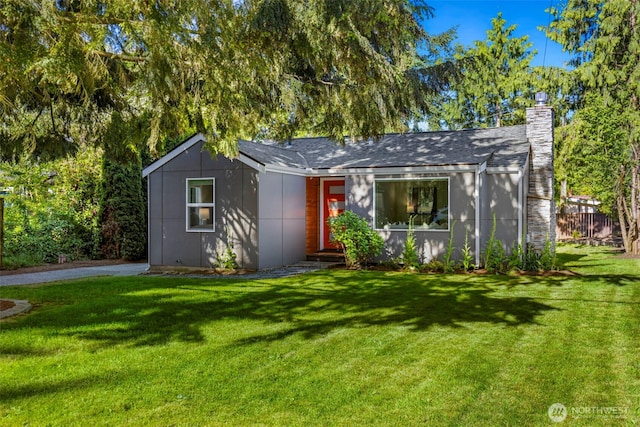 14011 Wallingford Ave N, Seattle, WA 98133 - single story home with a chimney and a front yard