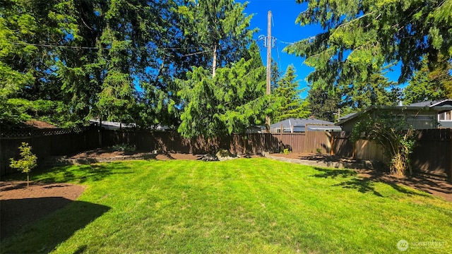 14011 Wallingford Ave N, Seattle, WA 98133 - view of yard