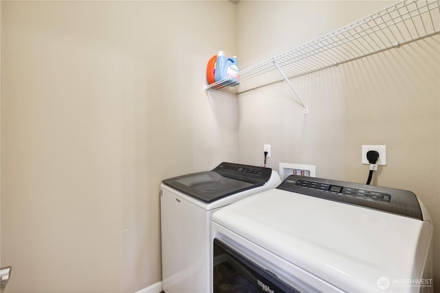 9831 198th St E, Graham, WA 98338 - laundry room with washing machine and dryer