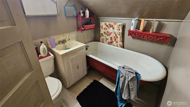 107 Carrolls Ave, Carrolls, WA 98609 - bathroom featuring a freestanding bath, toilet, and vanity