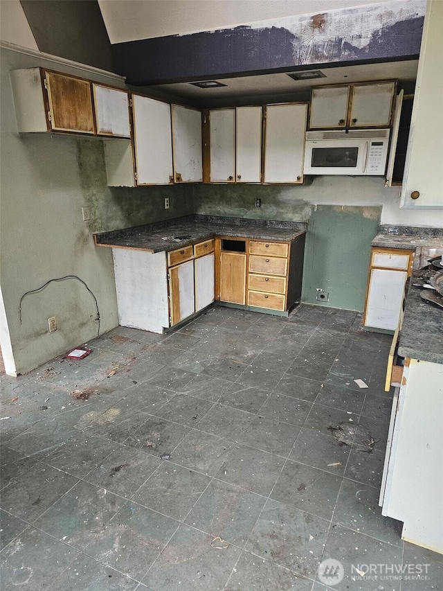 39 Otters Lair Ln, Orcas Island, WA 98245 - kitchen featuring white microwave