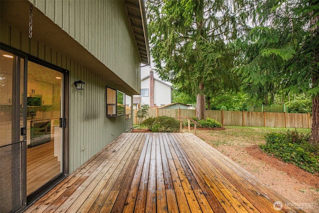 9828 33rd Dr SE, Everett, WA 98208 - wooden terrace featuring a fenced backyard