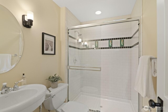 27 148th Pl SW, Lynnwood, WA 98087 - full bath with a sink, toilet, and a stall shower