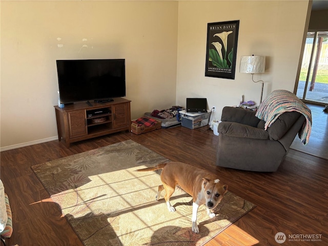 239 SE H St, Ephrata, WA 98823 - living area featuring wood finished floors and baseboards