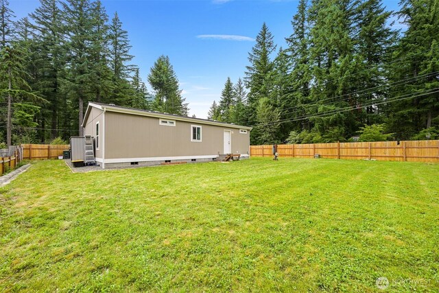 8450 Hazel Ct, Maple Falls, WA 98266 - back of property with crawl space and a fenced backyard