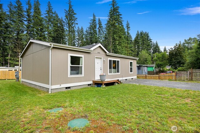 8450 Hazel Ct, Maple Falls, WA 98266 - manufactured / mobile home with crawl space and gravel driveway