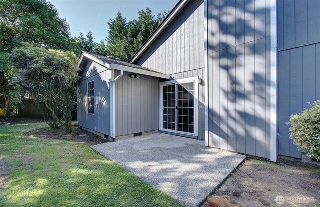 10010 NE 76th Cir, Vancouver, WA 98662 - rear view of property with a patio, crawl space, and a lawn