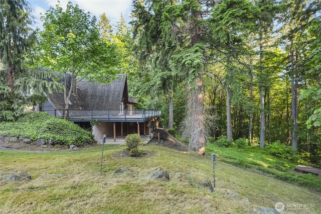 5617 236th Ave NE, Redmond, WA 98053 - view of grassy yard featuring a wooden deck