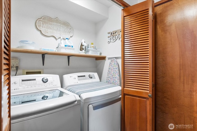 4920 90th Pl SW, Mukilteo, WA 98275 - laundry area featuring separate washer and dryer