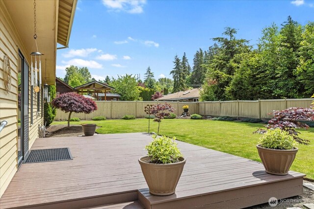 4920 90th Pl SW, Mukilteo, WA 98275 - view of wooden deck