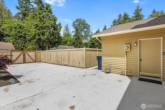 4920 90th Pl SW, Mukilteo, WA 98275 - view of patio with a gate