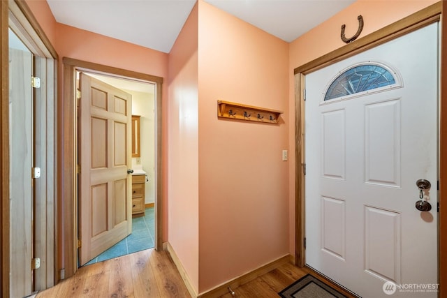7480 Glacier Springs Dr, Deming, WA 98244 - foyer featuring light wood-style floors and baseboards