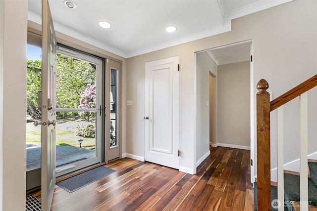 1701 W Yakima Ave, Yakima, WA 98902 - foyer with wood finished floors, stairs, crown molding, baseboards, and recessed lighting