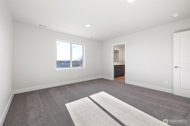 4247 W Sandy Ct, Moses Lake, WA 98837 - unfurnished bedroom featuring carpet floors, baseboards, recessed lighting, and ensuite bathroom