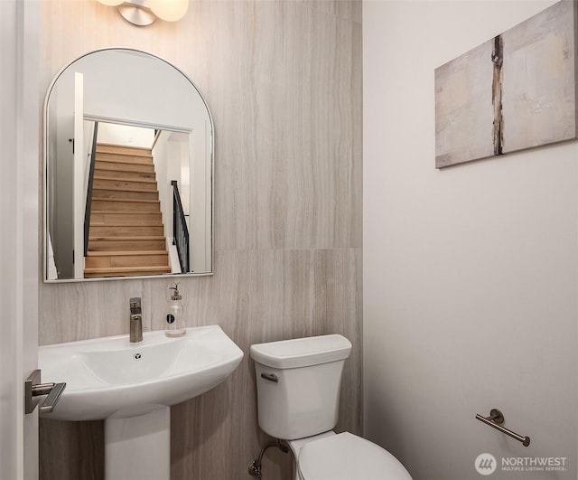 10304 NE 113th Pl Unit B, Kirkland, WA 98033 - bathroom with toilet