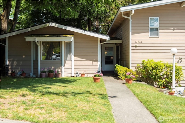 14904 108th Pl NE, Bothell, WA 98011 - bungalow-style home featuring a front yard