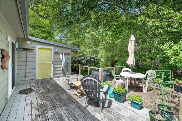 973 US Highway 101, Cosmopolis, WA 98537 - wooden deck with outdoor dining space