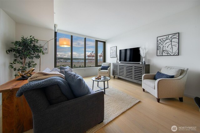 590 1st Ave S Unit 703, Seattle, WA 98104 - photo 9