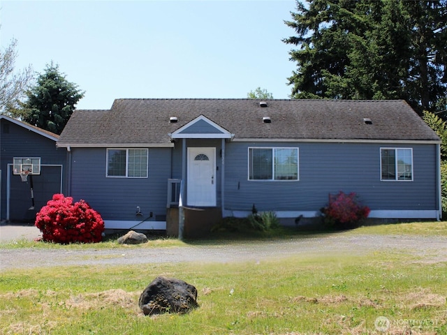 9020 Corbin Dr, Everett, WA 98204 - ranch-style house with a front lawn and roof with shingles