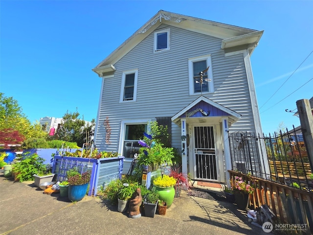 513 W 1st St, South Bend, WA 98586 - photo 1