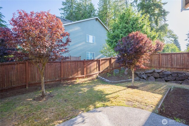725 N 198th St, Shoreline, WA 98133 - view of yard