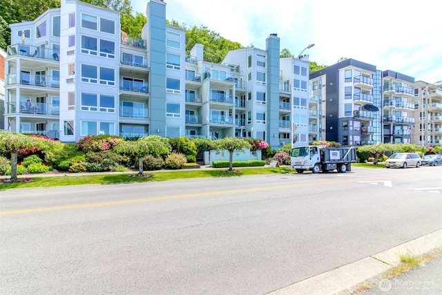1526 Alki Ave SW Unit 303, Seattle, WA 98116 - view of apartment building / complex